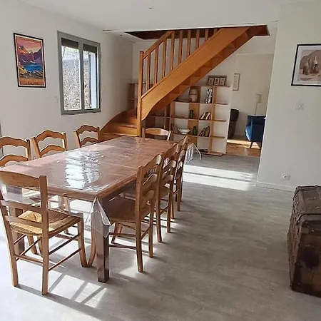 Maison Pyrenees - *